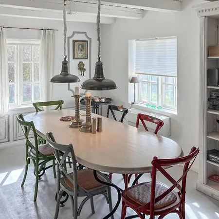 2 Bedroom Cozy In Vaeggerlose Bøtø By