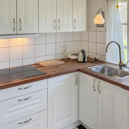 2 Bedroom Cozy In Vaeggerlose Prázdninový dům